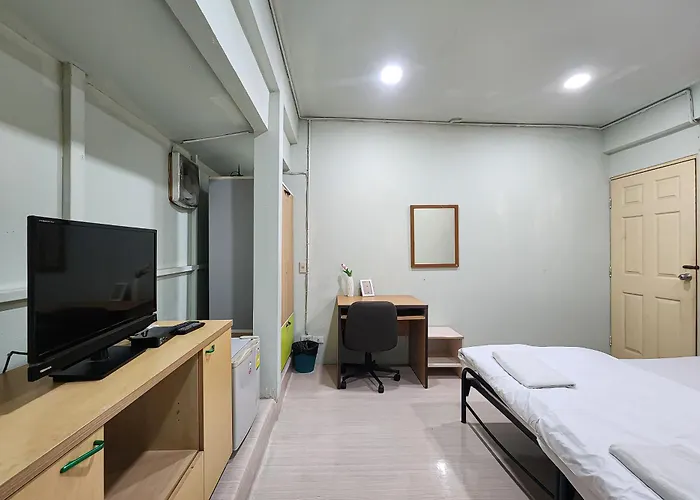 33 Saladaeng * Bangkok
